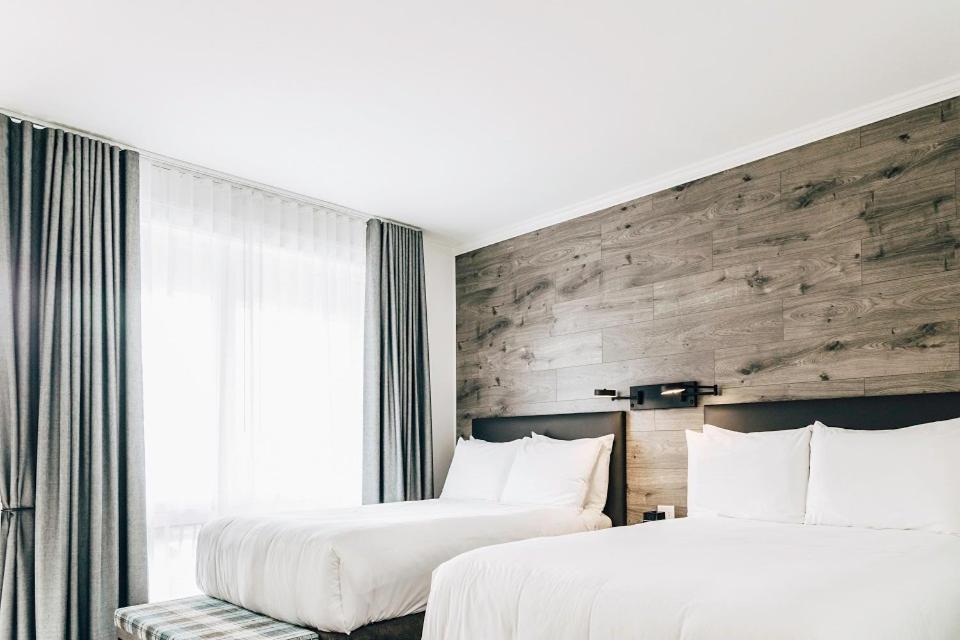 The Hotel On Pownal Шарлъттаун Екстериор снимка