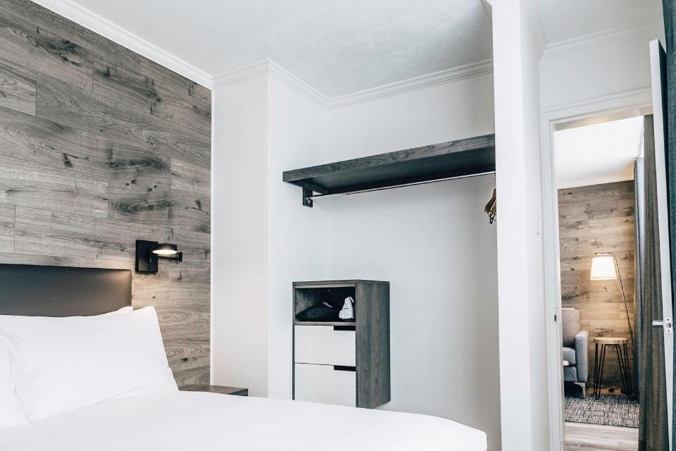 The Hotel On Pownal Шарлъттаун Екстериор снимка