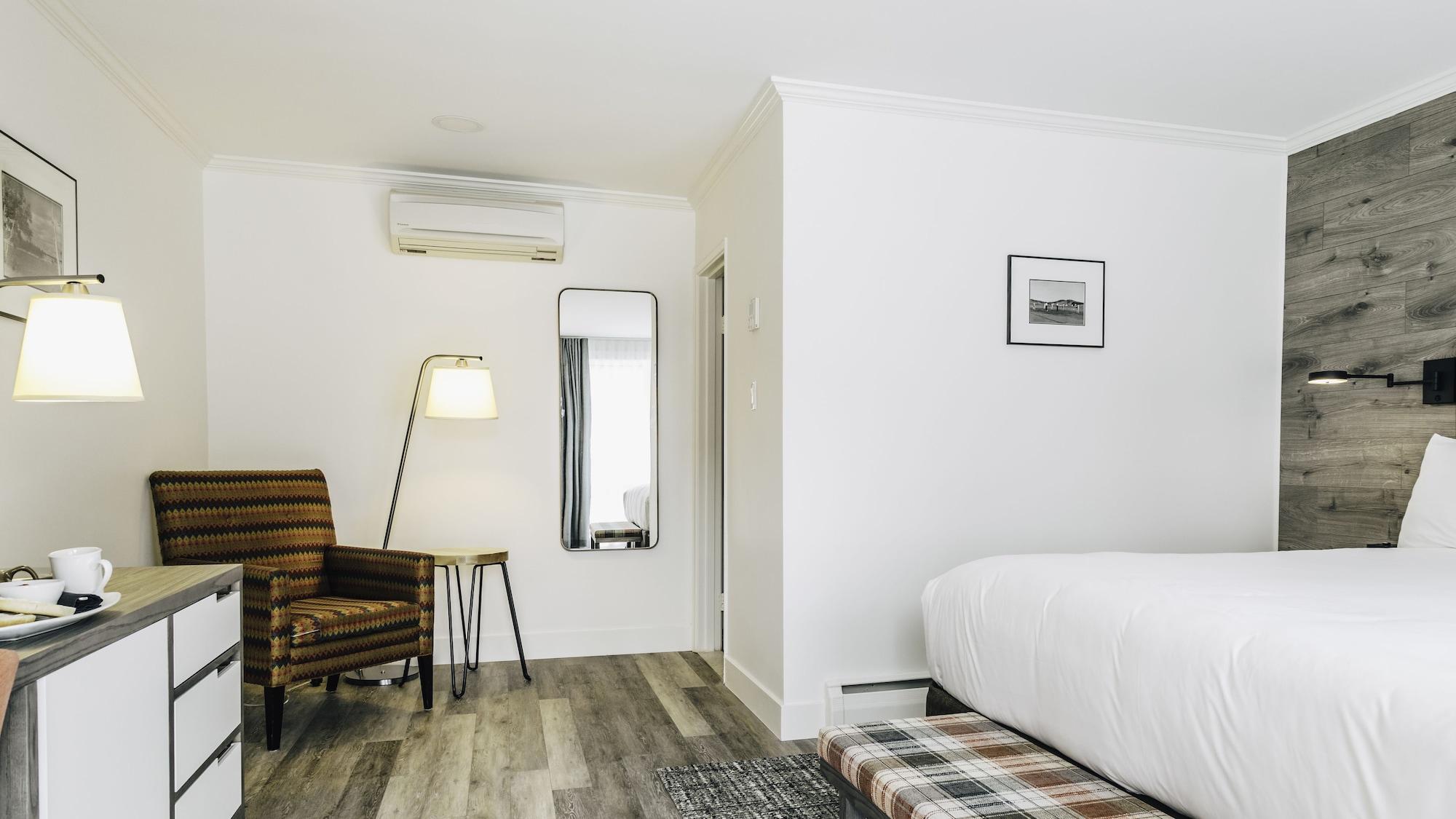 The Hotel On Pownal Шарлъттаун Екстериор снимка